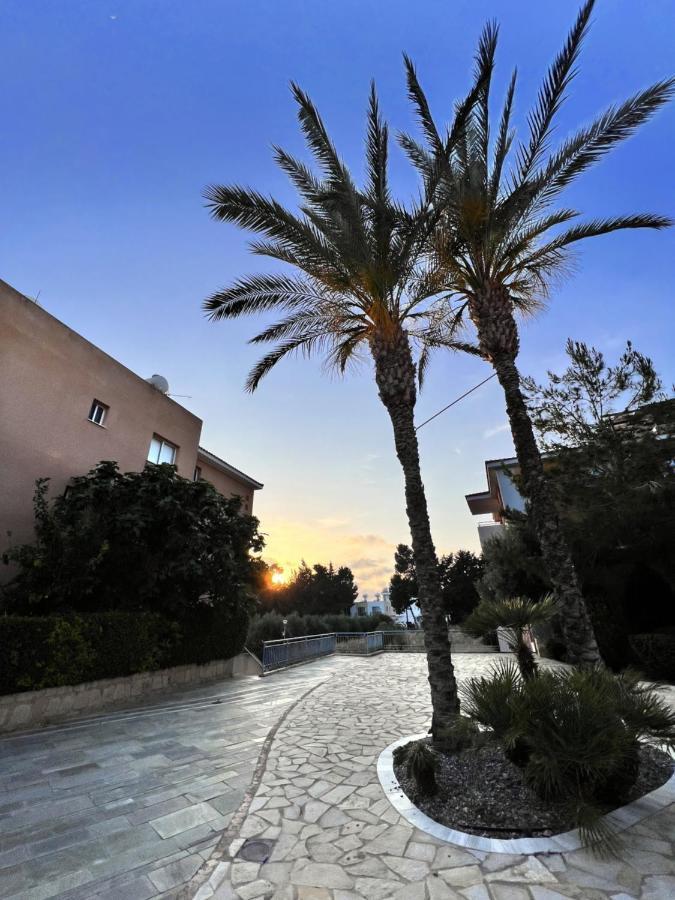 Iris Village Pafos Exterior foto