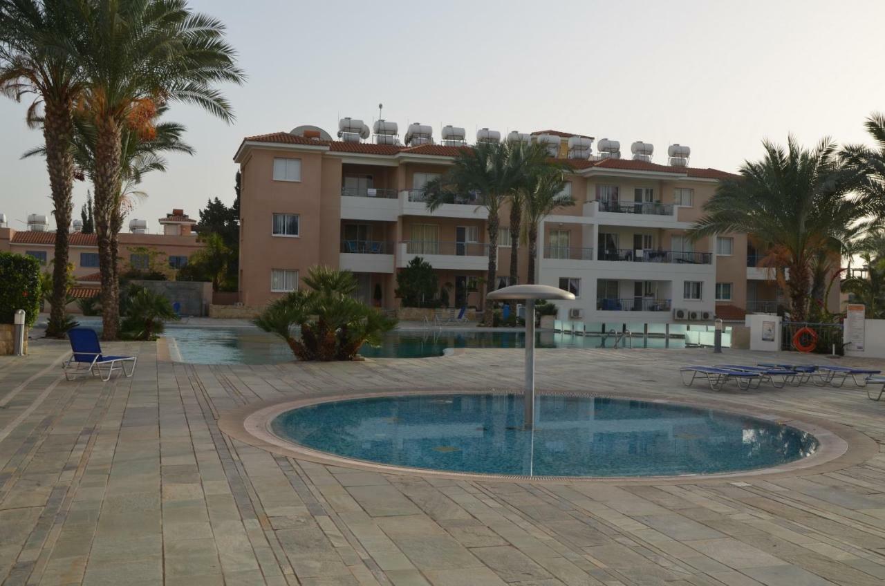 Iris Village Pafos Exterior foto